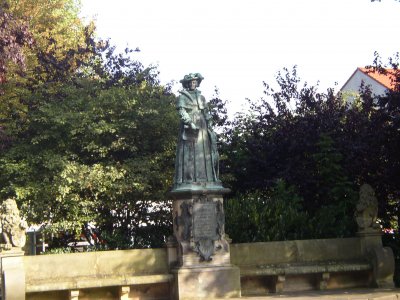 Frl.-Maria-Denkmal